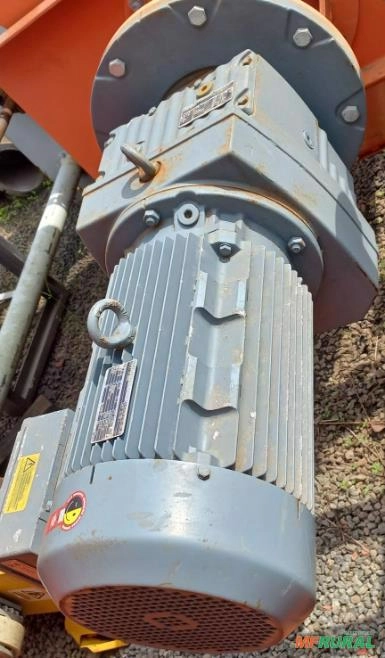 Motoredutor SEW 1:33 motpr 11kw 380\660v Imagem Motoredutor SEW 1:33 motpr 11kw 380\660v