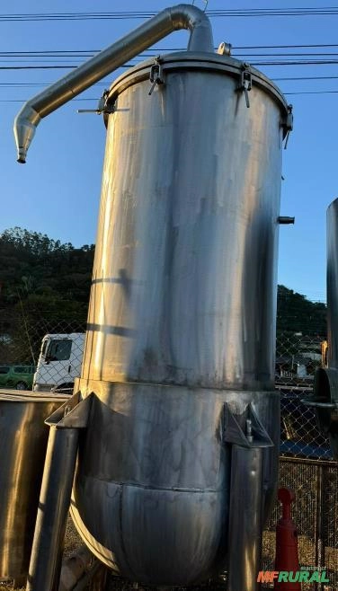 Reator 2.500litros tipo destilaria em aço inox Imagem Reator 2.500litros tipo destilaria em aço inox