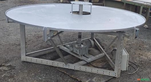 Mesa giratória motorizada, diâmetro 2.400 mm Imagem Mesa giratória motorizada, diâmetro 2.400 mm