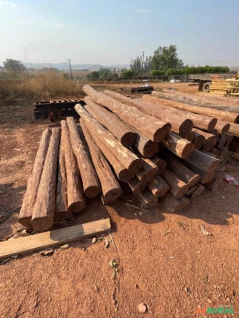 Imagem Estacas de Acapu Imagem Estacas de Acapu