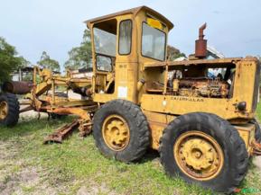 MOTONIVELADORA CAT 120B ANO 1988 TODA ORIGINAL EXCELENTE.