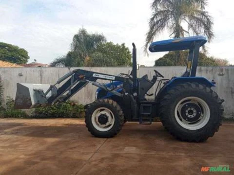 Trator New Holland 4x4 ano 19