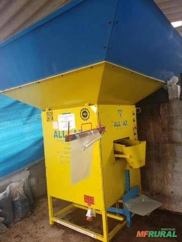 Ensacadeira Allkaz Profit com prolongador de silo Imagem Ensacadeira Allkaz Profit com prolongador de silo