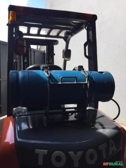 Imagem Empilhadeira TOYOTA - Modelo 8FGJ35 Imagem Empilhadeira TOYOTA - Modelo 8FGJ35