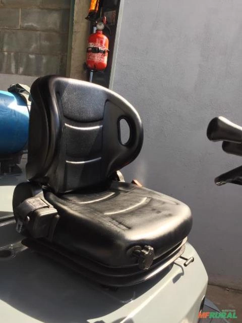 Imagem Empilhadeira TOYOTA - Modelo 8FGJ35 Imagem Empilhadeira TOYOTA - Modelo 8FGJ35