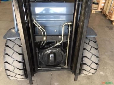 Imagem Empilhadeira TOYOTA - Modelo 8FGJ35 Imagem Empilhadeira TOYOTA - Modelo 8FGJ35