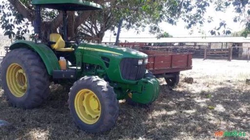 Trator John Deere 5078 4x4 ano 17