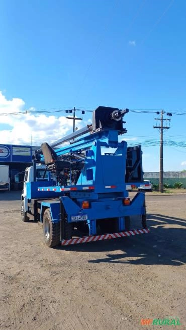 Imagem CAMINHÃO PERFURATRIZ Imagem CAMINHÃO PERFURATRIZ