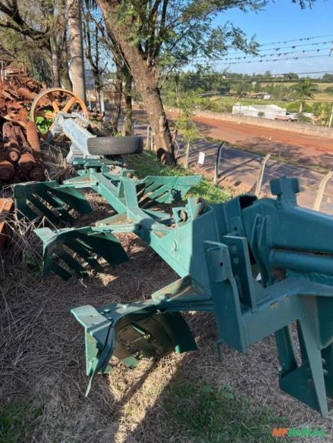 Arado Aiveca Reversível Imagem Arado Aiveca Reversível