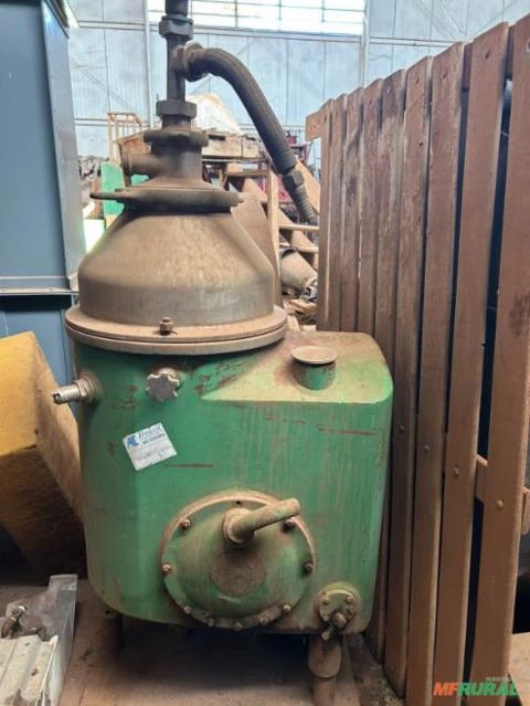 Centrífuga de Prato Sharples Inox – 1.750 L/h Imagem Centrífuga de Prato Sharples Inox – 1.750 L/h