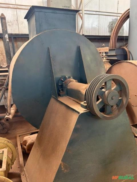 Imagem Exaustor Industrial 2,00 x 1,80 m com Rotor em Inox Imagem Exaustor Industrial 2,00 x 1,80 m com Rotor em Inox