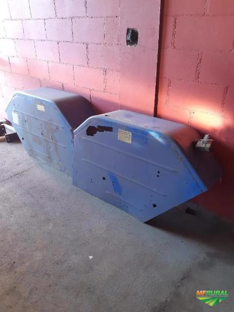 PARALAMAS (PAR) PARA TRATORES NEW HOLLAND LINHA TL, POR USADO EM ÓTIMO ESTADO DE CONSERVAÇÃO Imagem PARALAMAS (PAR) PARA TRATORES NEW HOLLAND LINHA TL, POR USADO EM ÓTIMO ESTADO DE CONSERVAÇÃO