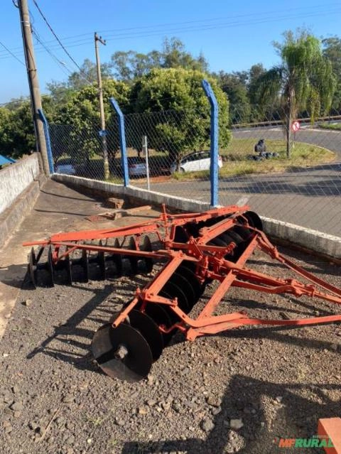 GRADE NIVELADORA 32 DISCOS HIDRAULICA Imagem GRADE NIVELADORA 32 DISCOS HIDRAULICA