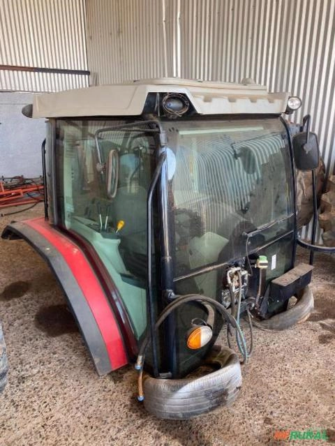 CABINE COMPLETA COM BANCO, VOLANTE, ALAVANCAS EM GERAL E PARALAMAS Imagem CABINE COMPLETA COM BANCO, VOLANTE, ALAVANCAS EM GERAL E PARALAMAS