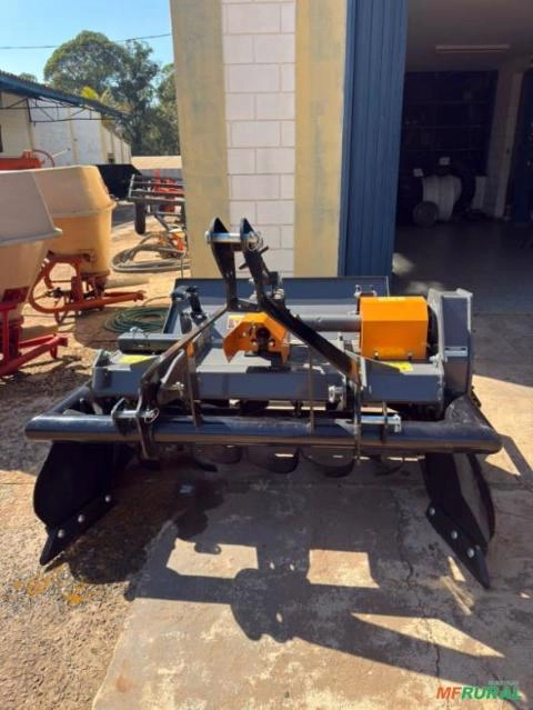 ENCANTEIRADORA ROTOCANTEIRADOR MARCA LUMA MODELO MC-50 Imagem ENCANTEIRADORA ROTOCANTEIRADOR MARCA LUMA MODELO MC-50