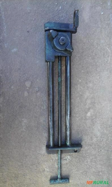 Amolador com Pedra Afiadora da Ensiladeira JF 90 6 facas Imagem Amolador com Pedra Afiadora da Ensiladeira JF 90 6 facas