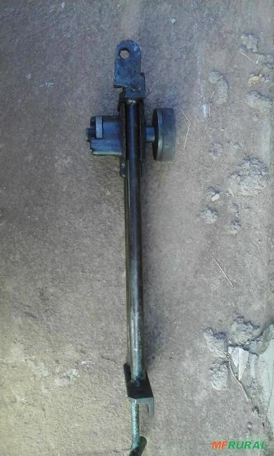 Imagem Amolador com Pedra Afiadora da Ensiladeira JF 90 6 facas Imagem Amolador com Pedra Afiadora da Ensiladeira JF 90 6 facas