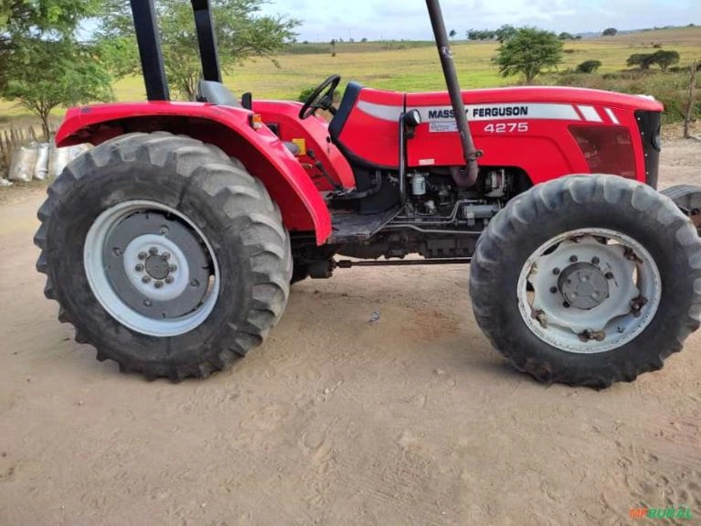 Trator Massey Ferguson 4275 4x4 ano 14 Imagem Trator Massey Ferguson 4275 4x4 ano 14