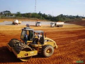 Terraplanagem / Locação de Máquinas / Limpeza de Àrea