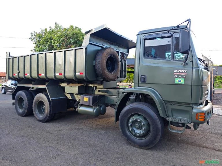 Caminhões Mercedes Benz (MB) 2726 - 6x4 - Ano 2014