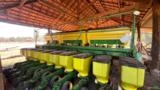 PLANTADEIRA JOHN DEERE 11 LINHAS Ano 2020 Imagem PLANTADEIRA JOHN DEERE 11 LINHAS Ano 2020