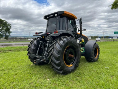 Trator Valtra/Valmet BT 210 4x4 ano 16