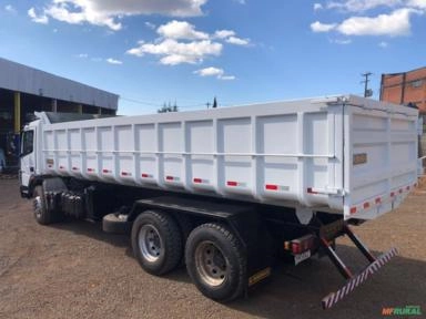 Caçamba Basculante Standard 14m³ - Pistão Frontal Imagem Caçamba Basculante Standard 14m³ - Pistão Frontal