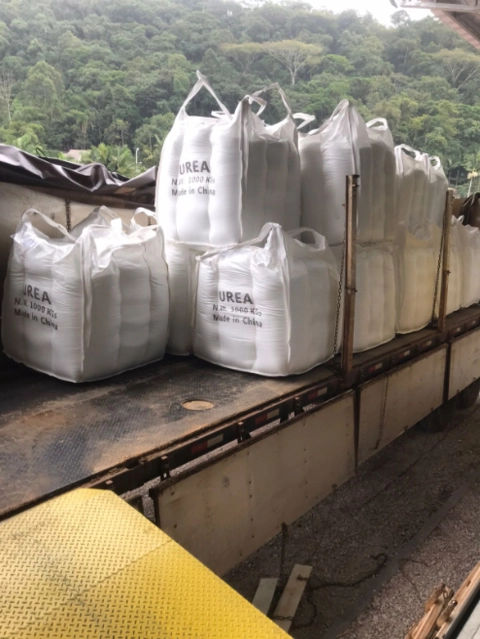 Ureia agrícola granulada 46 % - a granel e big bags Imagem Ureia agrícola granulada 46 % - a granel e big bags