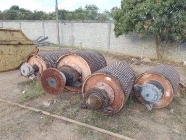 Correias transportadoras com alma de aço, Roletes, Tubos, Mangote Flutuante, Trilhos ferroviários