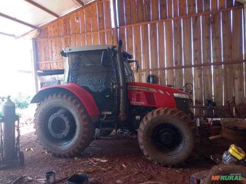 Trator Massey Ferguson 6712R 4x4 ano 17 Imagem Trator Massey Ferguson 6712R 4x4 ano 17