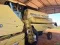 COLHEITADEIRA NEW HOLLAND TC 57 ANO 2002 Imagem COLHEITADEIRA NEW HOLLAND TC 57 ANO 2002