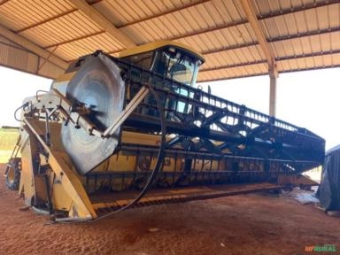 COLHEITADEIRA NEW HOLLAND TC 57 ANO 2002 Imagem COLHEITADEIRA NEW HOLLAND TC 57 ANO 2002