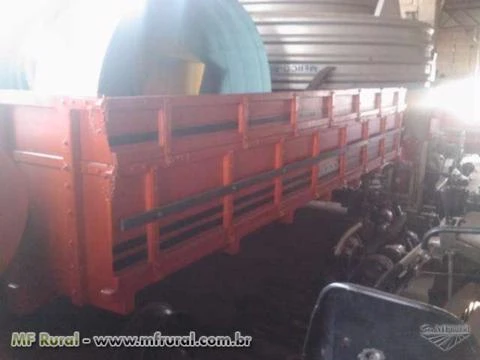 Carreta agrícola 4 toneladas de madeira nova com sobreguarda