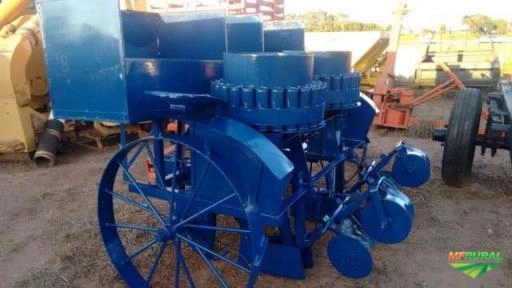 Imagem Plantadeira de mandioca 2 linhas Sans usada Imagem Plantadeira de mandioca 2 linhas Sans usada