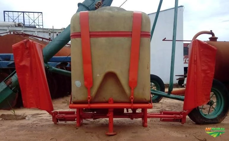 Pulverizador Jacto hidráulico, 400 litros , com aplicador de herbicida