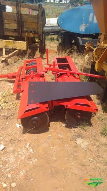 Imagem Grade laranjeira/niveladora flutuante 36x18 discos Imagem Grade laranjeira/niveladora flutuante 36x18 discos