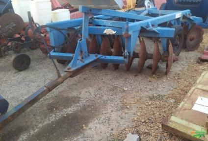 Grade aradora controle remoto, 20x26, tatu Imagem Grade aradora controle remoto, 20x26, tatu