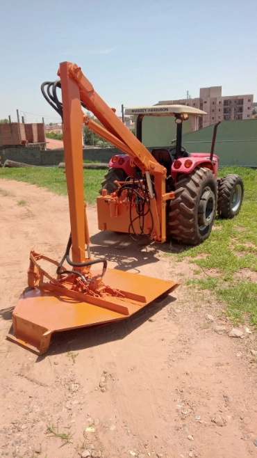 ROÇADEIRA HIDRÁULICA ARTICULADA 1,60 Imagem ROÇADEIRA HIDRÁULICA ARTICULADA 1,60