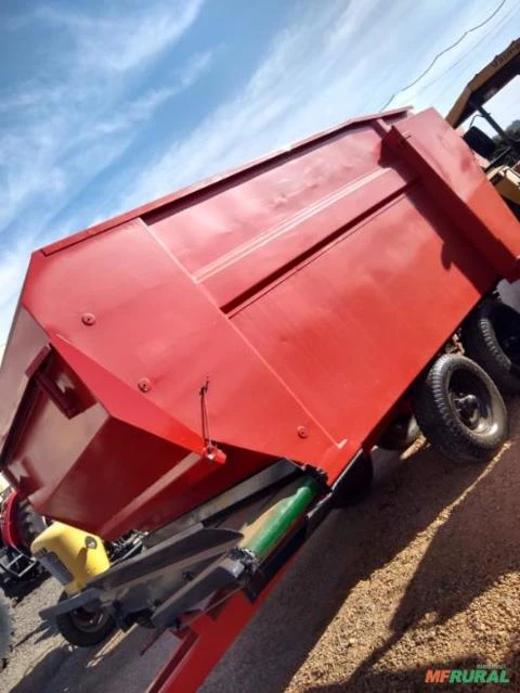 VAGÃO FORRAGEIRO MISTURADOR 5000 SILTOMAQ Imagem VAGÃO FORRAGEIRO MISTURADOR 5000 SILTOMAQ