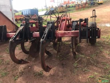 Subsolador Jam 5 hastes com rolo de desarme Imagem Subsolador Jam 5 hastes com rolo de desarme