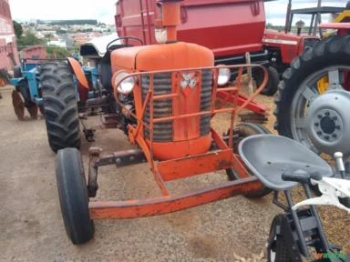 Trator Massey Ferguson 50 X 4x2 ano 72