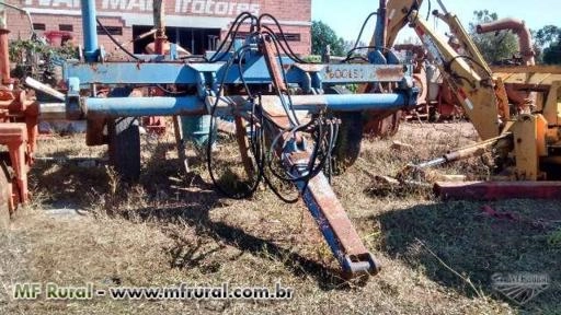 Subsolador super pesado 5 hastes controle remoto Imagem Subsolador super pesado 5 hastes controle remoto