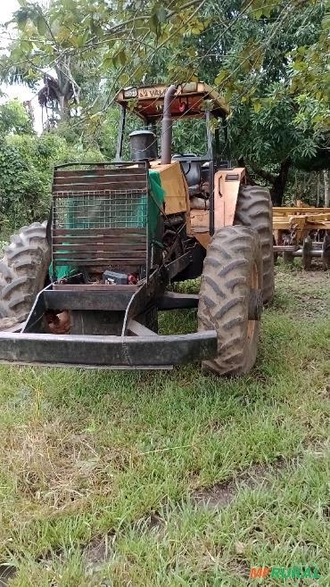 Trator Valtra/Valmet 1580 4x2 ano 93 Imagem Trator Valtra/Valmet 1580 4x2 ano 93
