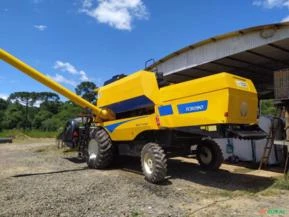 COLHEITADEIRA NEW HOLLAND MODELO TC5090