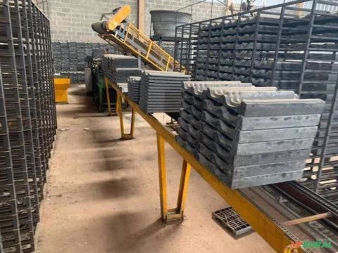 Imagem Máquina de Telha de Concreto Extrusora Imagem Máquina de Telha de Concreto Extrusora