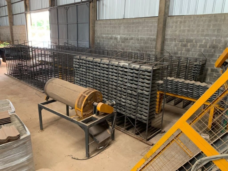 Máquina de Telha de Concreto Extrusora Imagem Máquina de Telha de Concreto Extrusora