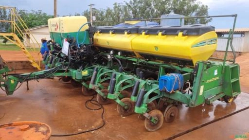 Imagem Plantadeira Jonh Deere 2117 CCS 15 linhas 2009 Imagem Plantadeira Jonh Deere 2117 CCS 15 linhas 2009