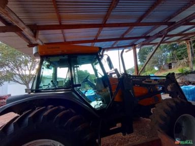 Trator Valtra/Valmet BM 100 4x4 ano 15 Imagem Trator Valtra/Valmet BM 100 4x4 ano 15
