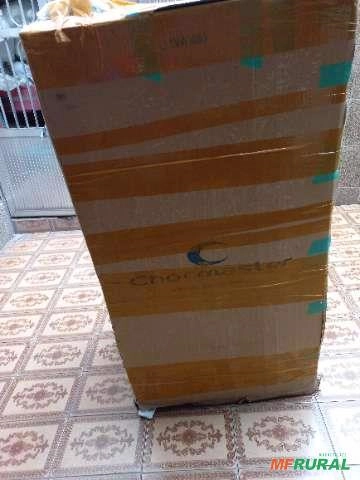 Imagem Vendo chocadeira Luna Imagem Vendo chocadeira Luna