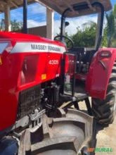 Trator Massey Ferguson 4x4 ano 20